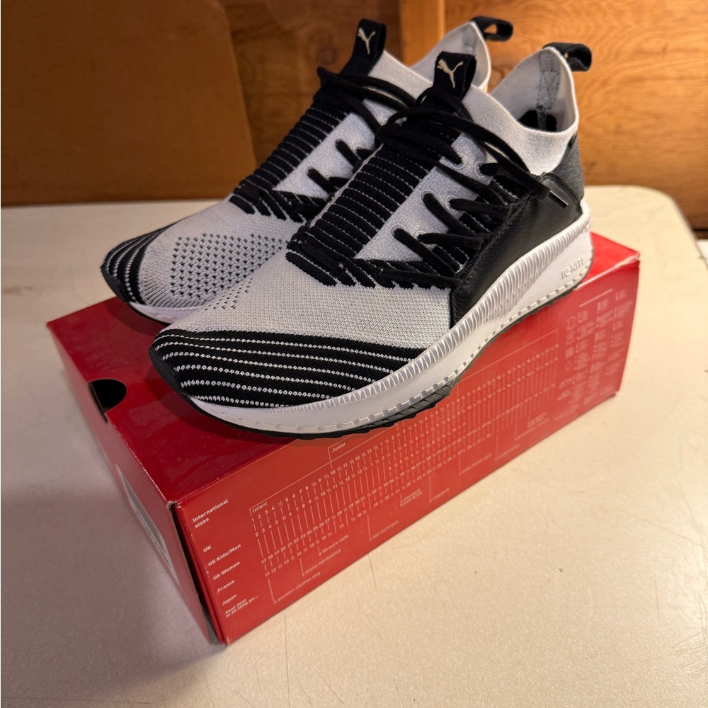 Puma Black and White Sneakers Athletic Design